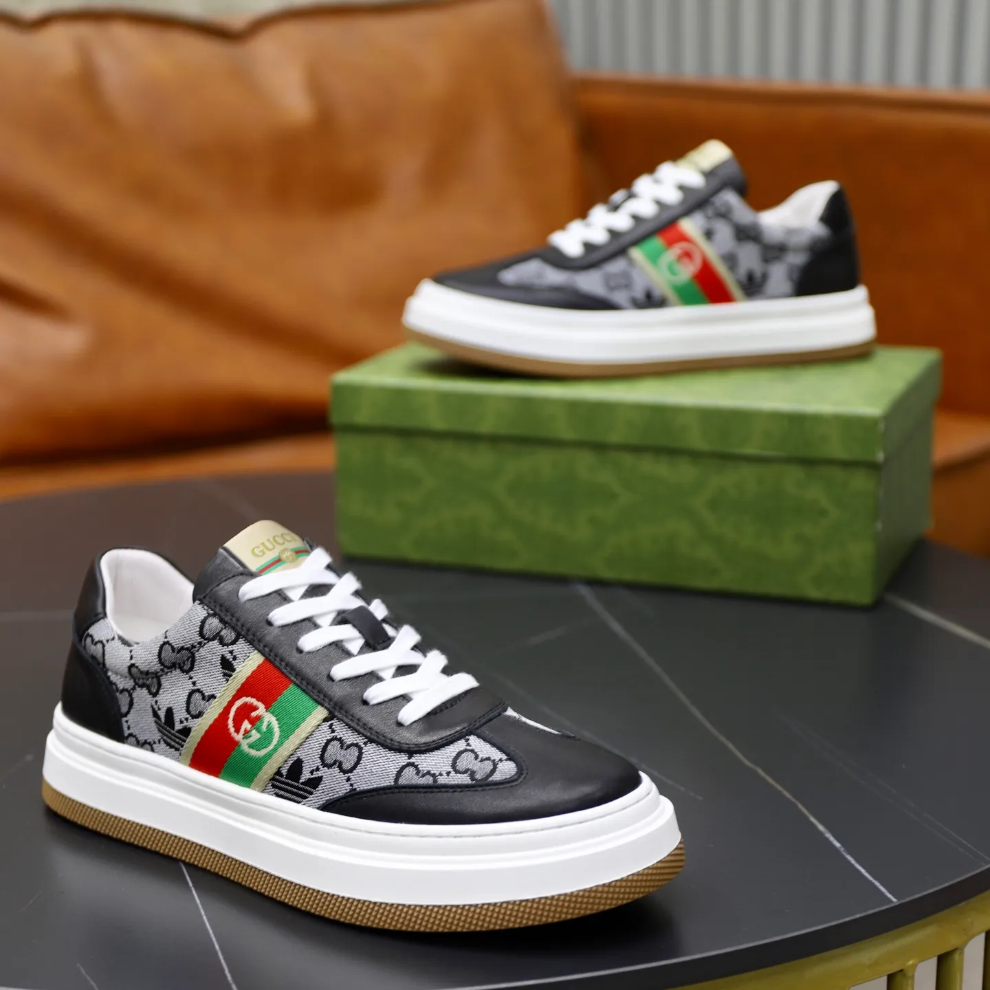 Ex-factory price: 420💰🙅‍♂️🙅‍♂️🙅‍♂️ Brand: GUCCI Standard code: 38–44 (45 can be customized) Grade: Same as the official website Material: Original cowhide fabric Comfortable pigskin lining Lightweight wear-resistant outsole Style category: Men's fashionable casual shoes and boots Running sneakers Distinguished luxury brand elements Top luxury Color: actual picture color